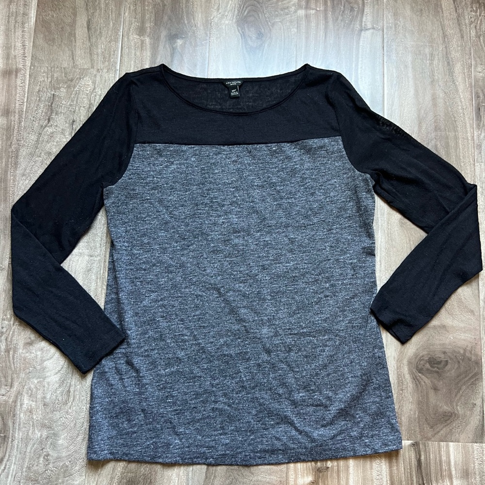 Ann Taylor Women's Black and Gray Long Sleeve Top size MP